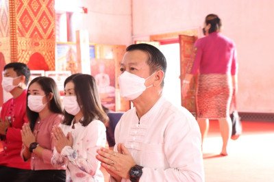 พิธีสรงน้ำพระพุทธรูปจำลองพระเจ้าตนหลวง/พ่อขุนงำเมือง/สระเกล้าดำหัวพระเถระผู้ใหญ่ ... พารามิเตอร์รูปภาพ 1