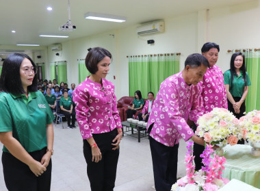 พิธีถวายพานพุ่มสักการะ พระราชวรวงศ์เธอกรมหมื่นพิทยาลงกรณ์ ... พารามิเตอร์รูปภาพ 10