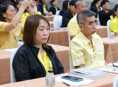 สหกรณ์การเกษตรปง จำกัด เข้าเฝ้ารับพระราชทานโล่รางวัล ... พารามิเตอร์รูปภาพ 2