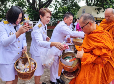 เข้าร่วมพิธีลงนามถวายพระพรชัยมงคล พิธีเจริญพระพุทธมนต์ ... พารามิเตอร์รูปภาพ 12