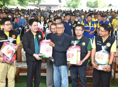 รมช.อัครา ติดตามสถานการณ์น้ำและมอบถุงยังชีพ ... พารามิเตอร์รูปภาพ 7